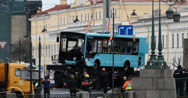 Водитель упавшего в реку в Петербурге автобуса назвал причину аварии