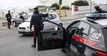 Descoperire neașteptată în mașina unui traficant: Urna unei femei decedate