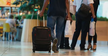 Fiecare al 15-lea locuitor al Moldovei a trăit cel puțin un an în străinătate