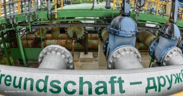 Германия договаривается с Польшей о транзите нефти, потому что РФ перекроет "Дружбу"