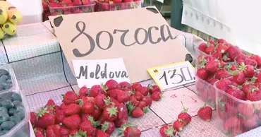 В Молдове местная клубника стоит 130 леев за килограмм, а импортная - 80 леев