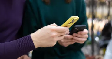 В Молдове мужчины проводят в Интернете больше времени, чем женщины