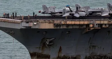 Авианосец США "Авраам Линкольн" прибыл в Таиланд после рекордного срока в море