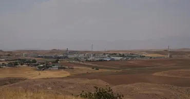 Producția de petrol, suspendată la cel mai mare câmp din Irak