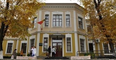 Решение проверять иностранных студентов на наркотики призвали отменить.