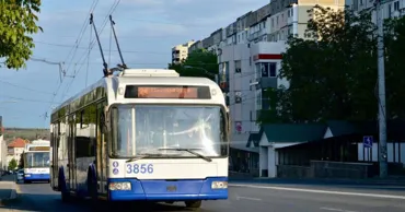 Socialiștii cer reducerea tarifului la transportul public în Chișinău
