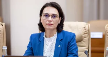 При обнаружении летающих объектов граждан призывают звонить в Службу 112