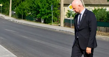 469 de curți promise, doar 70 în lucru: Bolea recunoaște că programul se împotmolește