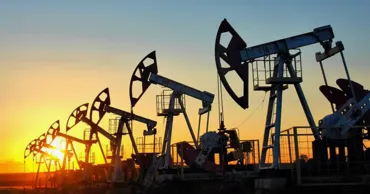 Prețul petrolului Brent scade sub 65 de dolari pe baril pentru prima dată din august 2021