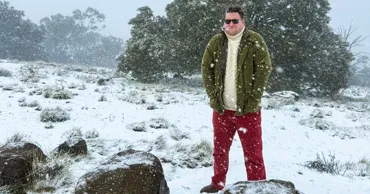 O furtuna a adus zăpadă în Australia: Portul Sydney, închis din cauza pericolului valurilor de 15 metri
