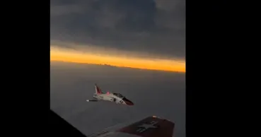 Imagini spectaculoase cu eclipsa de Soare văzută din avion