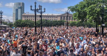 Жители Хабаровска вышли на акцию в поддержку арестованного губернатора