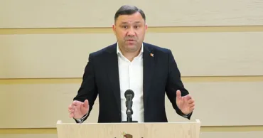 Deputat PAS: Nu putem tolera ca traseiștii să conducă lucrurile în Parlament