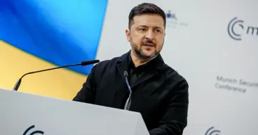 Зеленский: США тоже требуют от Украины отдать весь Донбасс