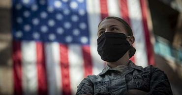 В США за сутки выявили более 59 тысяч новых случаев коронавируса.