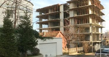 Жители одного из столичных районов подали иск на строительную фирму.
