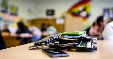 Austria limitează utilizarea telefoanelor mobile în școli