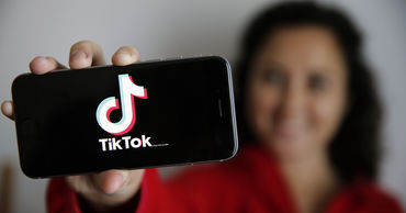 В TikTok прокомментировали указ Трампа о мерах против компании. Фото: newsweek.com.