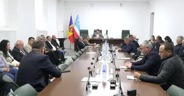 Выборы в Гагаузии вновь под угрозой: Народное собрание не смогло собрать кворум