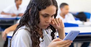 Emiratele Arabe Unite au interzis utilizarea rețelelor sociale pentru copiii sub 16 ani
