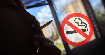 В Молдове запретят курить на балконах и остановках с 24 июня