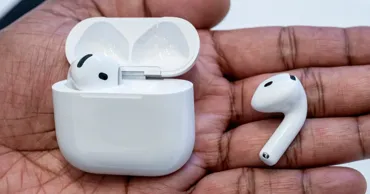 Apple добавит функцию синхронного перевода в AirPods