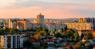 Метеорологи рассказали об экстремальном августе в Молдове: от 3,9 до 42,4 °C