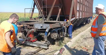 CFM: Toate cele șapte vagoane deraiate au fost repuse pe șine