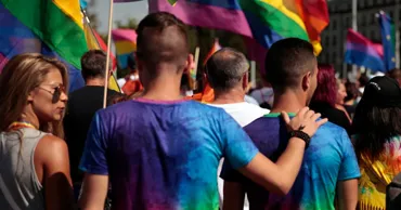 Instanța din România a obligat recunoașterea în țară a identității de gen recunoscute în UE