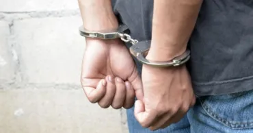 Mii de euro ar fi dispărut de la un reținut: Trei polițiști, trimiși în judecată