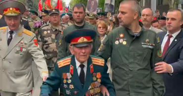 В Кишиневе колонну Марша Победы возглавил 100-летний ветеран