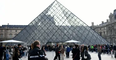 Val de jafuri în muzeele Europei: Comorile sunt înlocuite cu replici