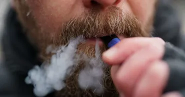 Исследование: Вейпы могут вызывать рак легких и полости рта