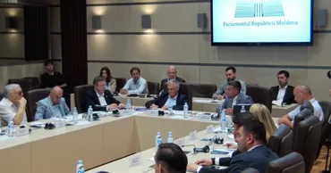 Opoziția cere modificarea Codului electoral și depolitizarea CEC. Reacția instituției