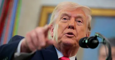 Трамп: США заряжают военные корабли на случай провала переговоров с Ираном