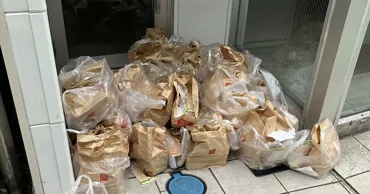 Restaurantele McDonald's sunt pline cu mâncare neatinsă din cauza unei promoții cu carduri Pokémon