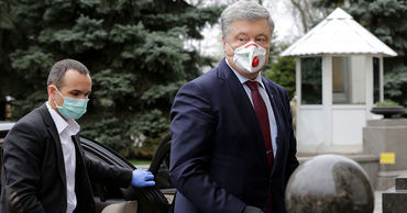 Допрос Порошенко по апелляции Януковича длился около трех часов.