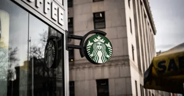 Starbucks выплатит $35 млн работникам Нью-Йорка за нарушения трудовых прав
