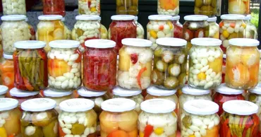 De ce se formează „floarea” albă pe murături. Ce trebuie să eviți