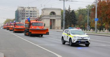 Москва подарила Кишиневу пять единиц спецтехники для уборки снега. Фото: moldpres.md.