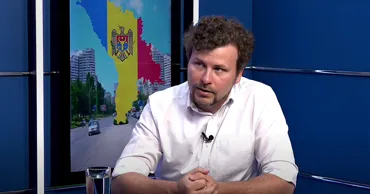 Перчун: Мой отец работает за границей, надеюсь, он вернётся на родину