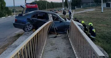 Grav accident la Cahul: Un tânăr de 18 ani a murit, iar 3 persoane au ajuns la spital