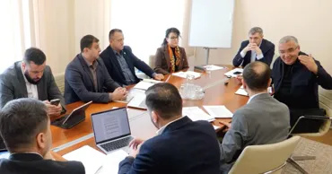 В парламенте предложили отключать микрофоны за выступления не на румынском языке