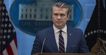 Democrații plănuiesc să anunțe procedura de demitere a lui Hegseth din cauza războiului cu Iranul