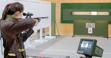 Международная федерация подарила РМ комплекты пневматического оружия.