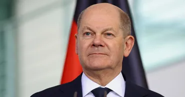 Шольц пока остается канцлером Германии, несмотря на торжественные проводы