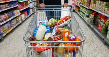 Власти Британии призвали супермаркеты заморозить цены на основные продукты питания