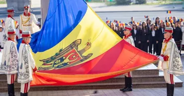 Guvernul promite o administrație mai aproape de oameni, la 35 de ani de Independență
