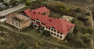 Școală promisă acum 12 ani, abandonată la Ialoveni. Unde învață elevii