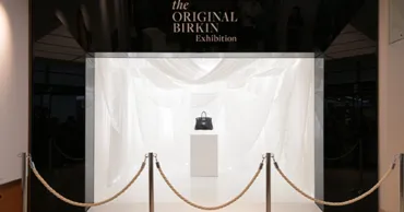 Сумку Birkin, проданную за рекордные $10 млн, выставили на всеобщее обозрение